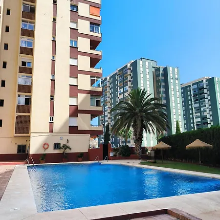 And Holidays Фуэнхирола