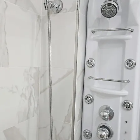 And Holidays Фуэнхирола